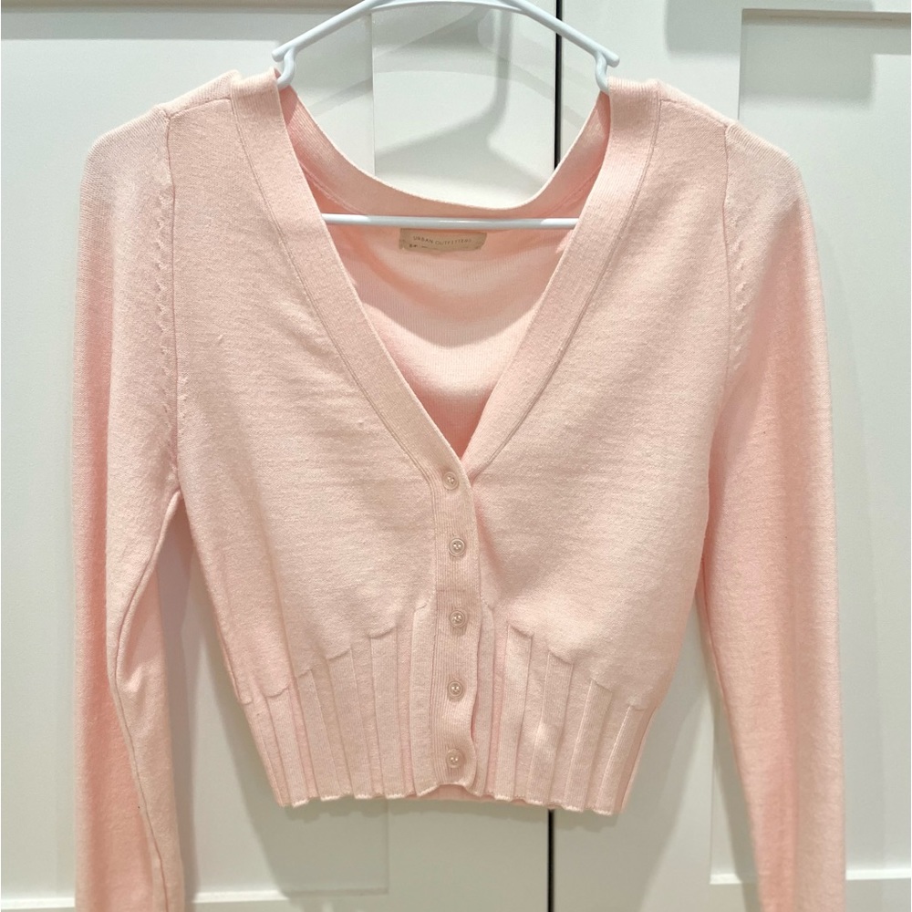 Urban Outfitters Baby Pink Button Up Cropped Mini Sweater. SIZE S.